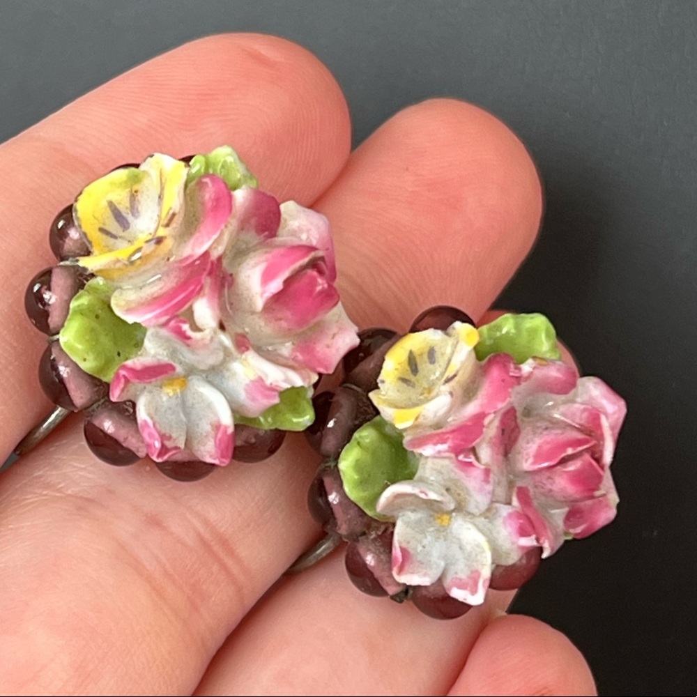 Vintage screw back earrings cottagecore floral flower